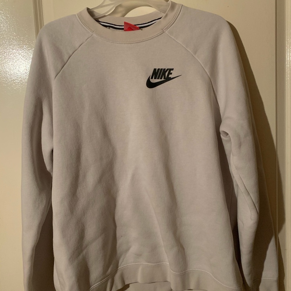 Nike women’s sweat shirt